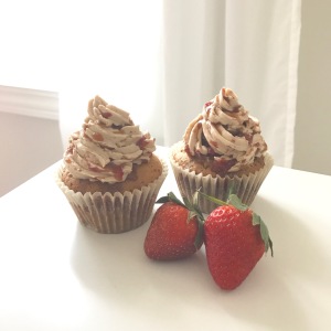 Paleo Cupcakes with Strawberry Vanilla 
